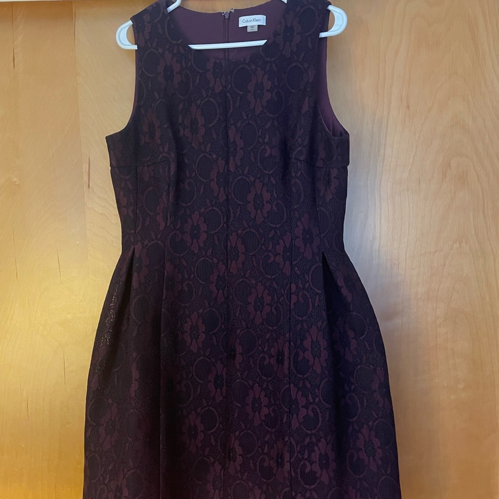 CALVIN KLEIN black/burgundy lace dress